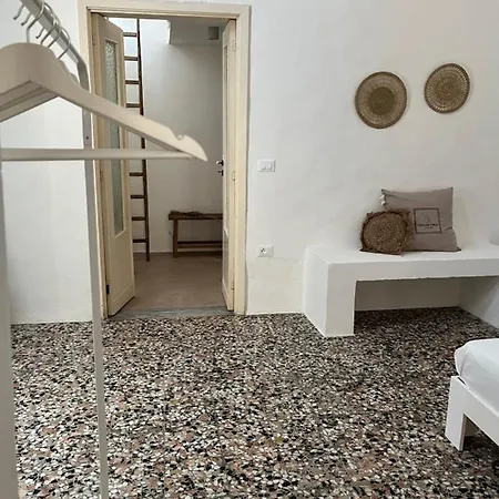 L'edicola Votiva Guest house *